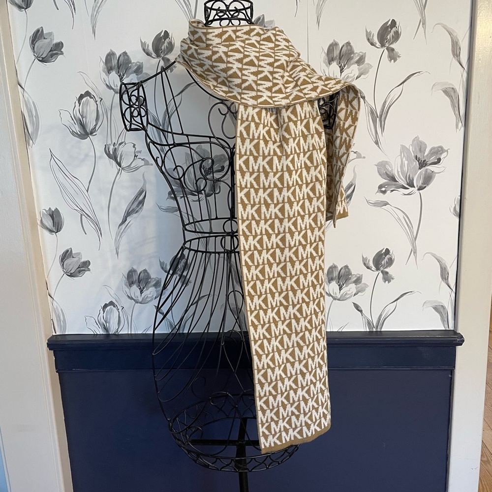 Michael Kors Scarf Brown White Tan Cream MK Winter Fall